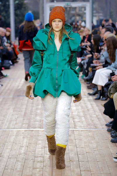 Look 39